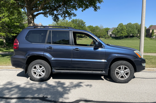 Photo 5 of 7 of 2003 Lexus GX 470 Base